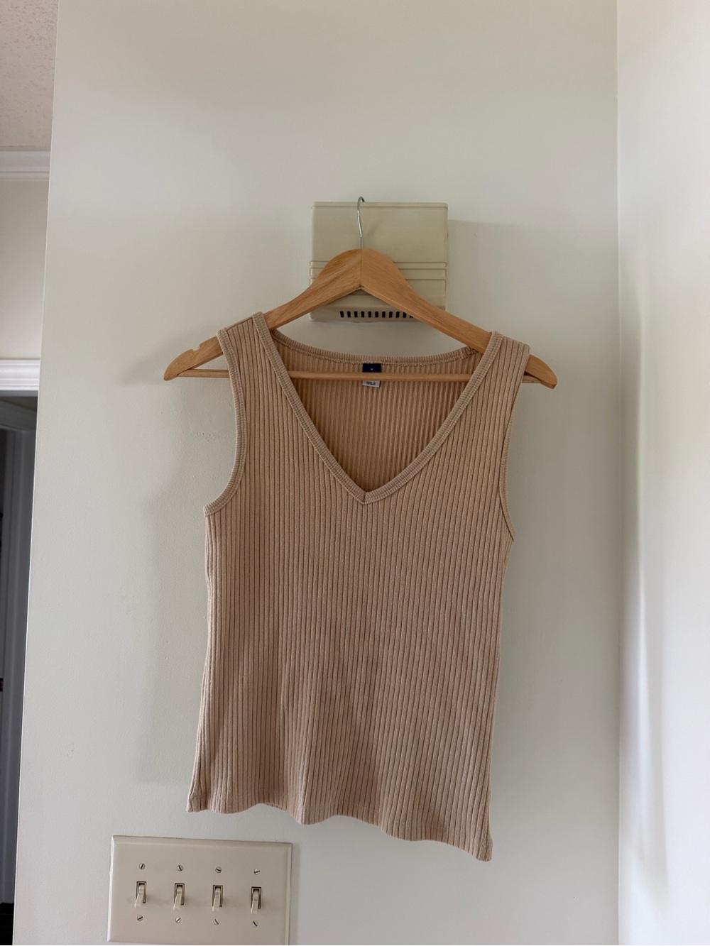 Old Navy Ribbed V-Neck Tank Top in Tan